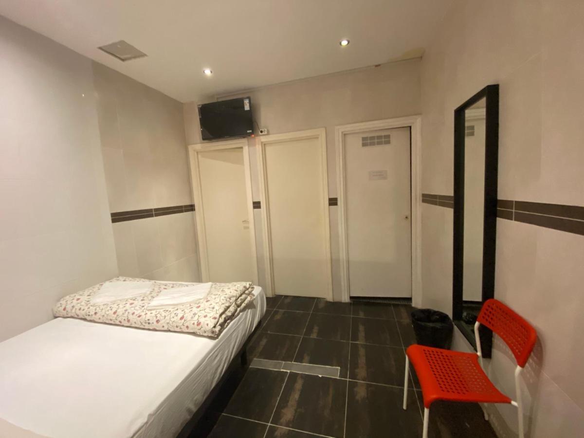 Hostal Granvia 628 Barselona Dış mekan fotoğraf