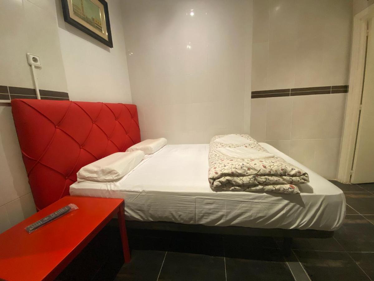 Hostal Granvia 628 Barselona Dış mekan fotoğraf