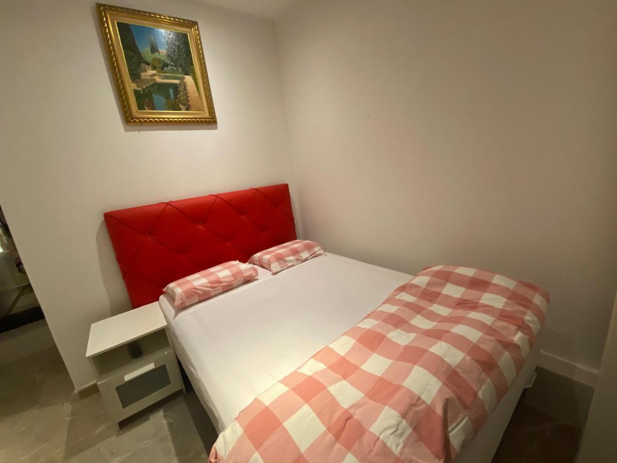 Hostal Granvia 628 Barselona Dış mekan fotoğraf