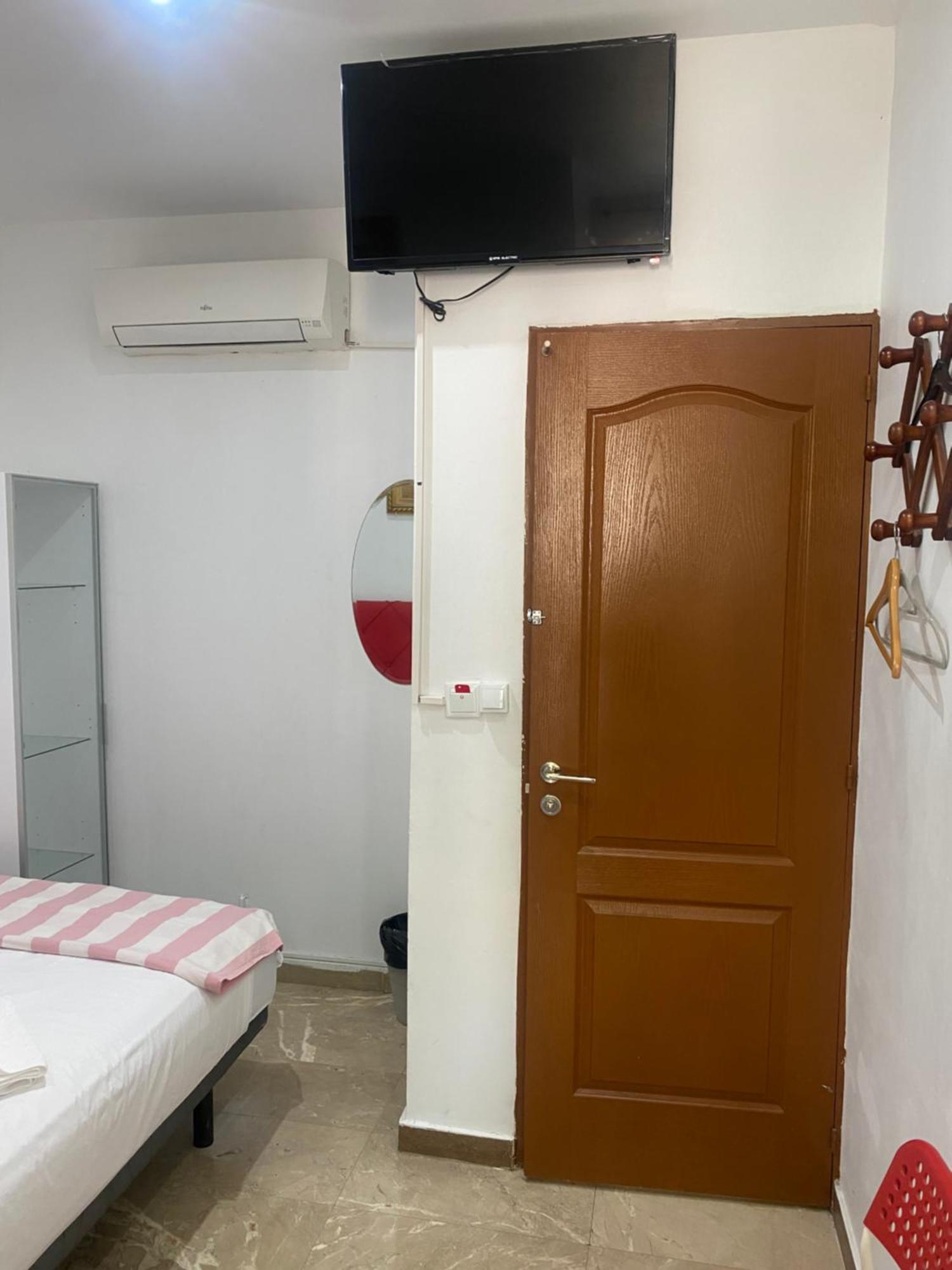 Hostal Granvia 628 Barselona Dış mekan fotoğraf
