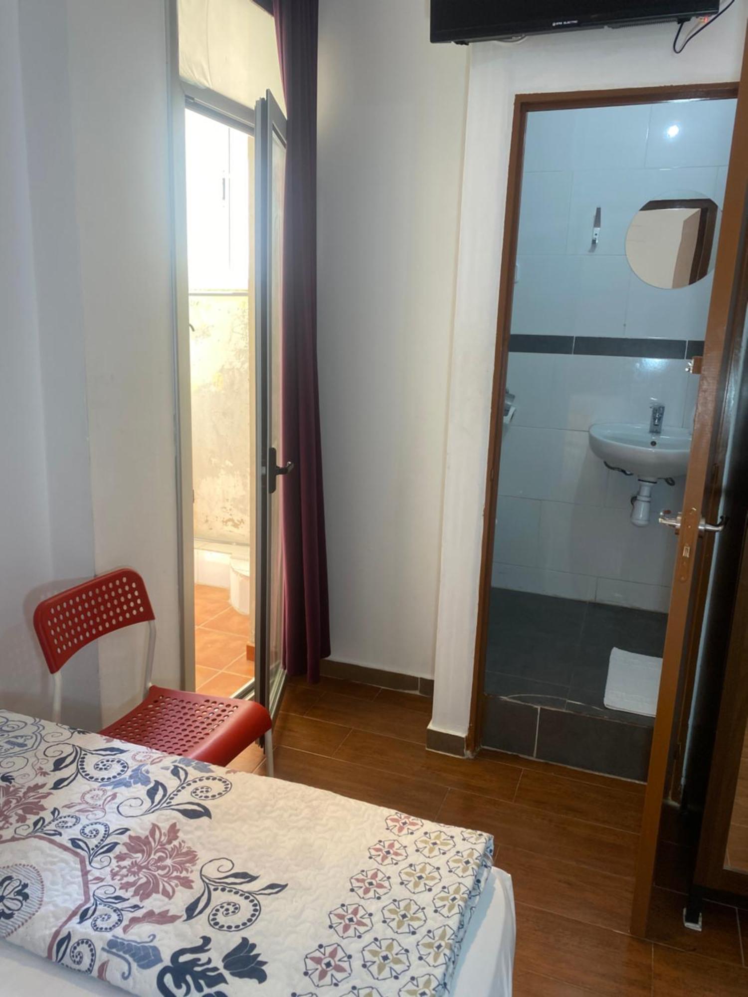 Hostal Granvia 628 Barselona Dış mekan fotoğraf